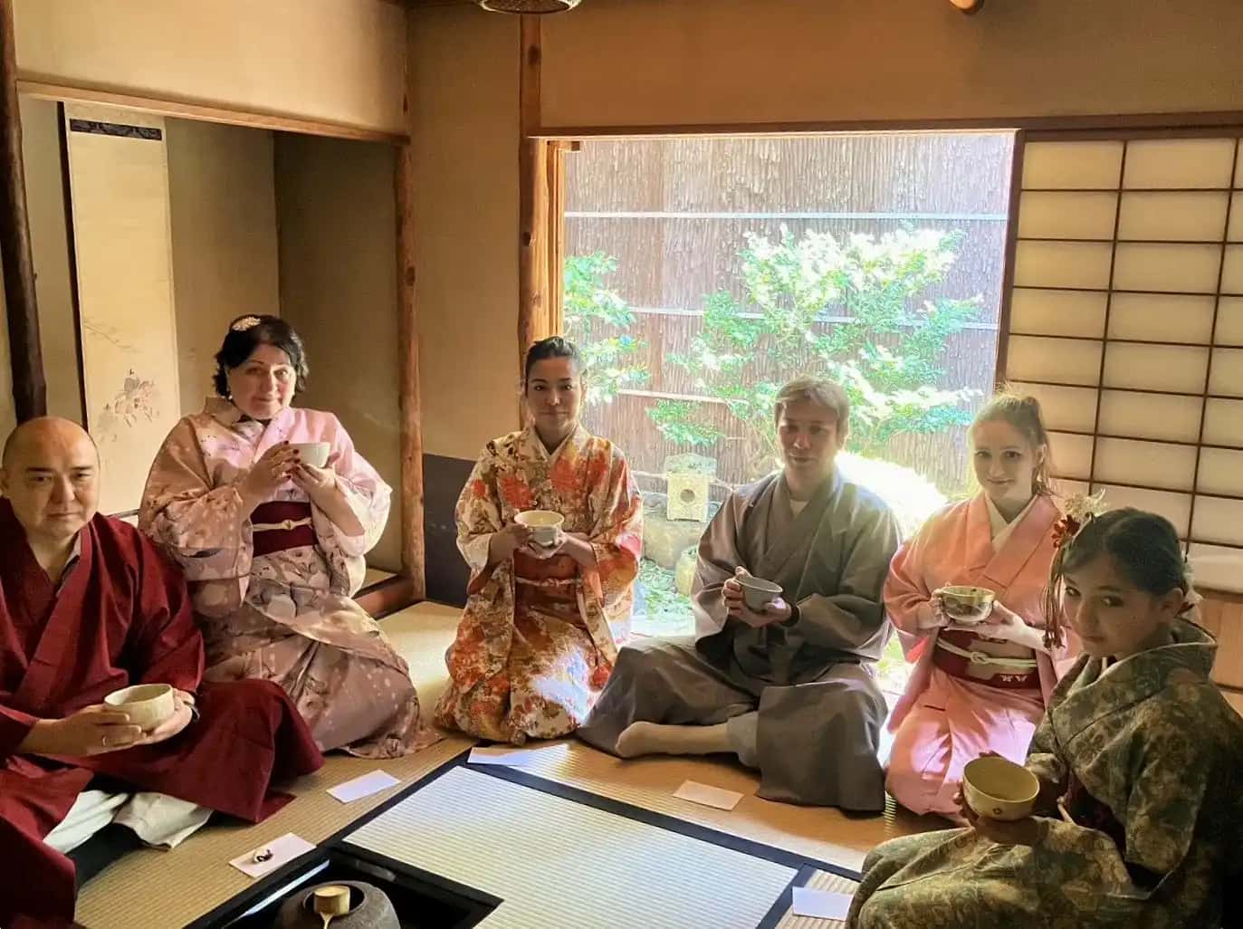 Tea Ceremony Experience (Special Tea Room "Rakuju"・Share Plan)