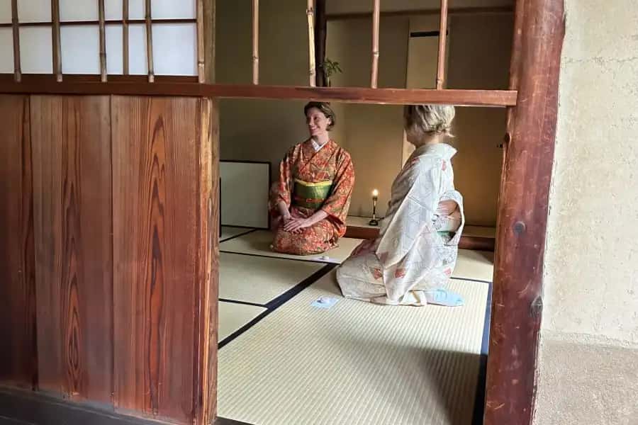 Kimono & Tea Ceremony Experience (Special Tea Room "Rakuju"・Private Plan)